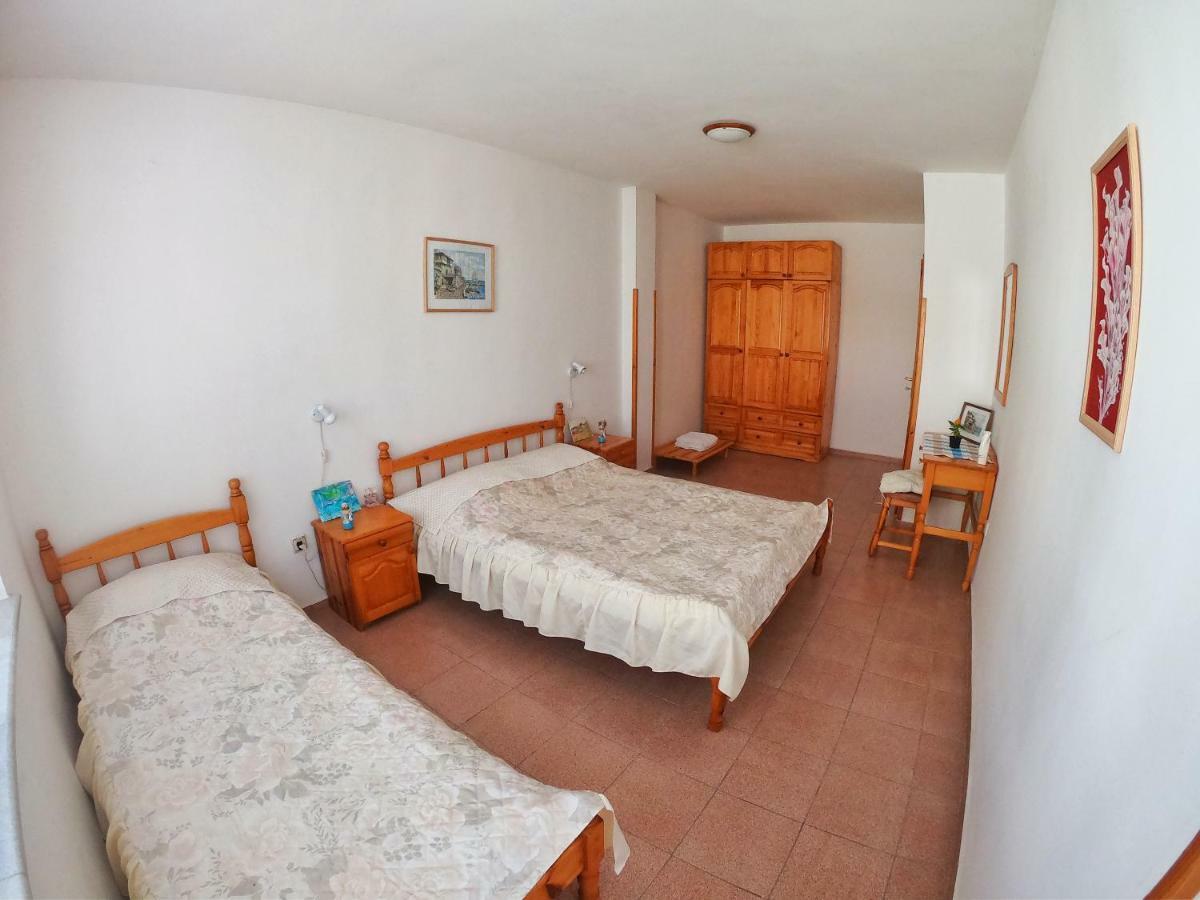 Apartment In St. Vlas With Terrace Свети Влас Екстериор снимка